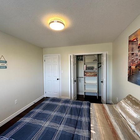 Comfortable Modern Room Near Ykf Airport III Kitchener Esterno foto