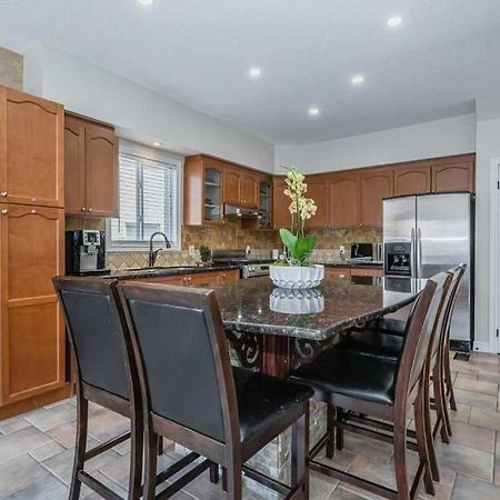 Comfortable Modern Room Near Ykf Airport III Kitchener Esterno foto