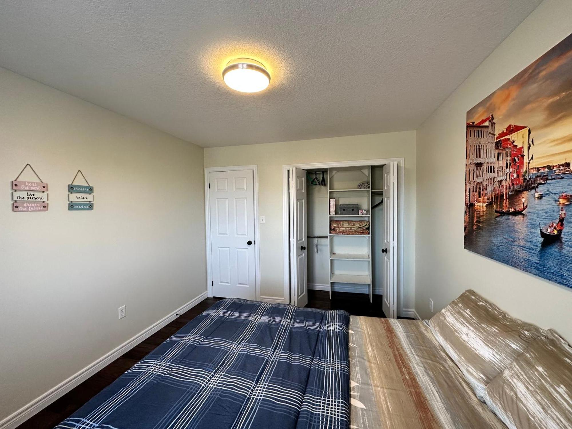 Comfortable Modern Room Near Ykf Airport III Kitchener Esterno foto