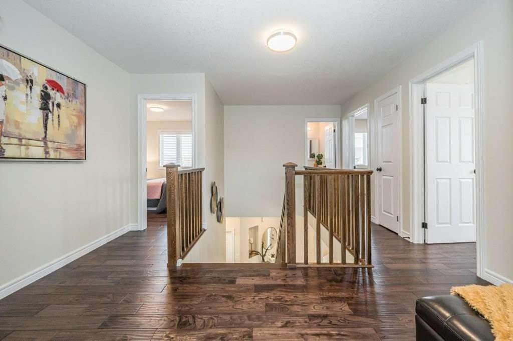 Comfortable Modern Room Near Ykf Airport III Kitchener Esterno foto