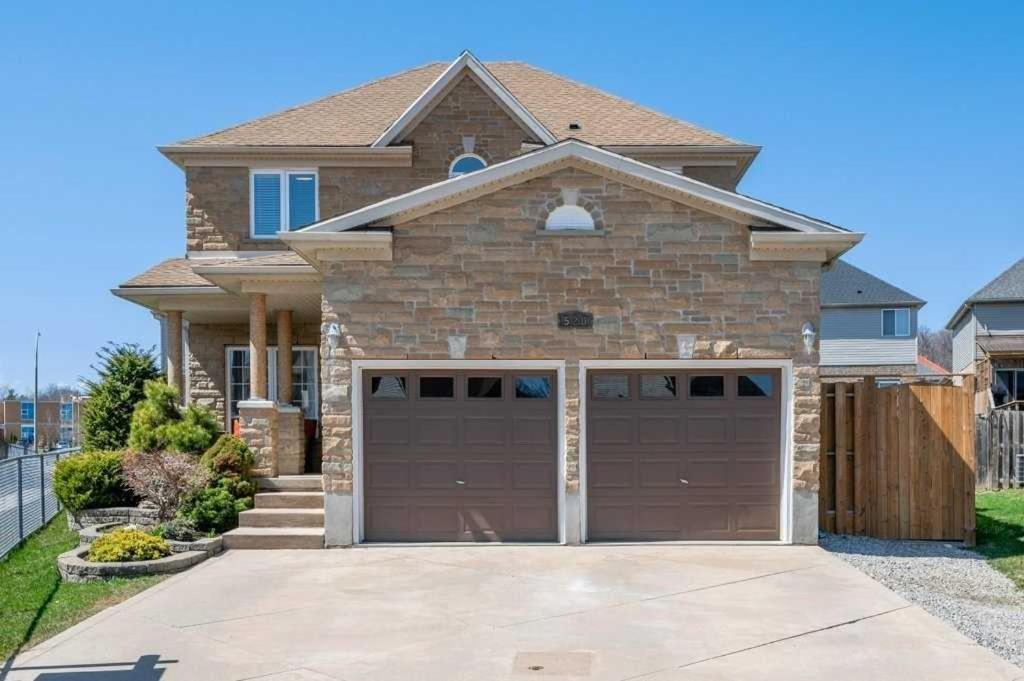 Comfortable Modern Room Near Ykf Airport III Kitchener Esterno foto